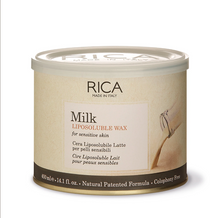 画像をギャラリービューアに読み込む, ミルクのように真っ白でやわらかい色味のボディ用ソフトワックス リッチなミルクプロテインを含むミルクパウダー配合。 どんなタイプの毛にも優れた効果を発揮します。 心をリラックスさせ、落ち着かせるような心地良い香り。 松やに、石油系パラフィン不使用で、肌へのやさしさと素晴らしいグリップ力を実現しました。  ※ワックスペーパーが必要です。  ※お顔・VIOにはご使用いただけません。
