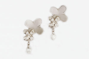【ダイヤモンドネイル】耳専用ピアスフラワーWG