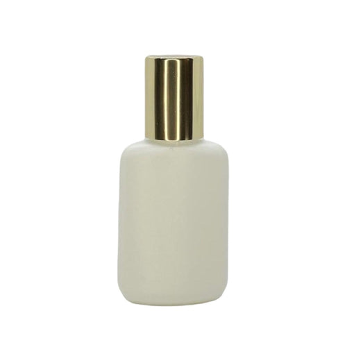 内容量: 15ml  成分:ガンマブチロラクトン、グリセリン、ヒドロキシプロピルセルロース  ジェル状で扱いやすいため一部分だけをオフするなど、より細やかな施術をする際に効果を発揮します。  また放置後拭き取りやすく、施術時間の短縮にもなりまつ毛への負担を減らすことができます。