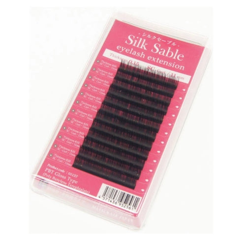 商品名:シルクセーブル【シートタイプ】 規格:カール/Jカール/Cカール　太さ/0.1mm　長さ/8mm〜13mm  トレータイプ 非抗菌タイプまつげエクステ 内容量:約3,040本入り JANコード:4571436952875 製造国:海外 製品備考:損害賠償保険(PL保険)加入済み テープのベースとなるフィルム部分は、高い熱に対する安全性と磨耗性能を持ちあわせる「宇宙航空開発分野でも採用される」といわれる先端技術素材です。